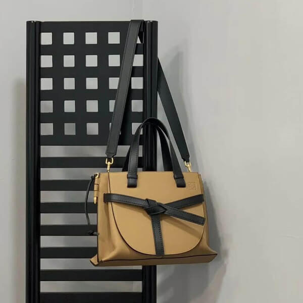 新作限定ロエベ ゲートトップハンドルバッグ スーパーコピー ロエベ gate top handle71I-3E8018